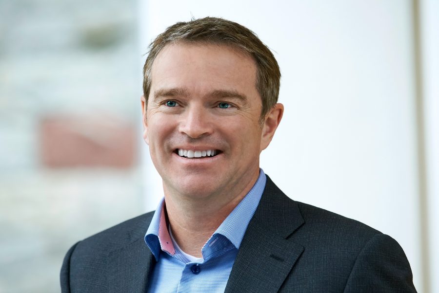 Adrian Gostick, Bestselling-Autor der New York Times für Leadership | Executive Coach | Keynote-Sprecher Aufbau von großartigen Arbeitsplatzkulturen